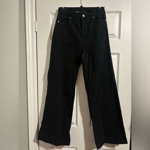 Beautiful black wide leg women's pants. Excellent Condition.